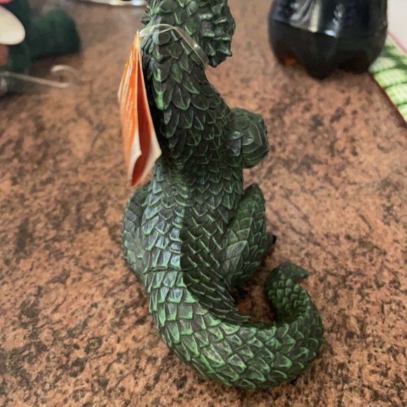 Grumpy Dragon - Picture 4 of 6